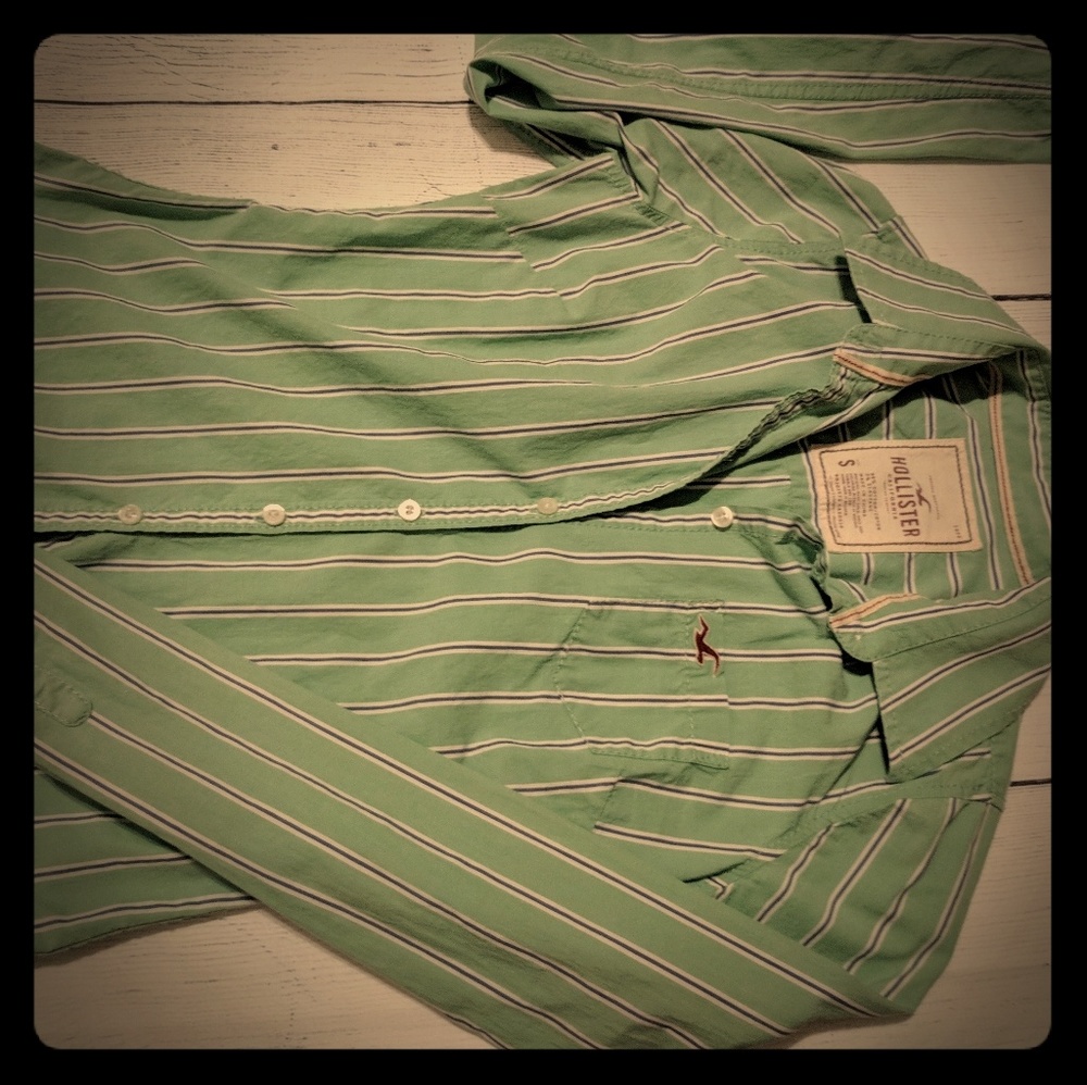 Hollister long sleeve button up. Size small